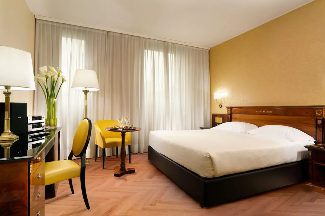 UNA Hotels Scandinavia Milano-Superior Double Room-1