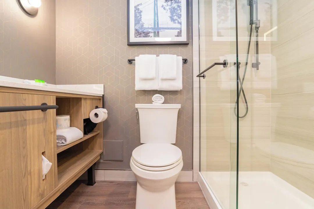 Sandman Suites Vancouver on Davie-Suite, Kitchen, Ocean View (2 Single Beds, Sofa Bed, W/D, Balcony)-8