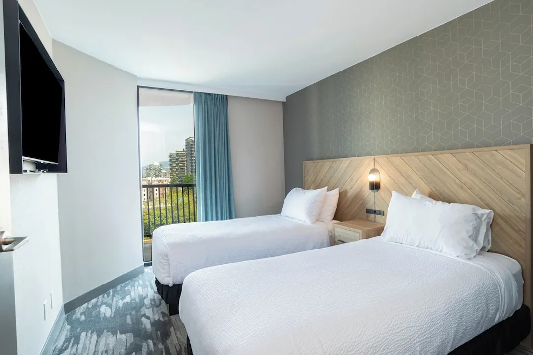 Sandman Suites Vancouver on Davie-Suite, Kitchen, Ocean View (2 Single Beds, Sofa Bed, W/D, Balcony)-1