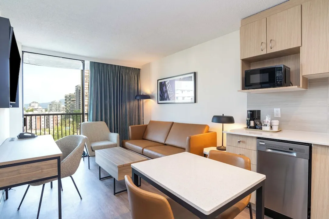 Sandman Suites Vancouver on Davie-Suite, Kitchen, Ocean View (2 Single Beds, Sofa Bed, W/D, Balcony)-7