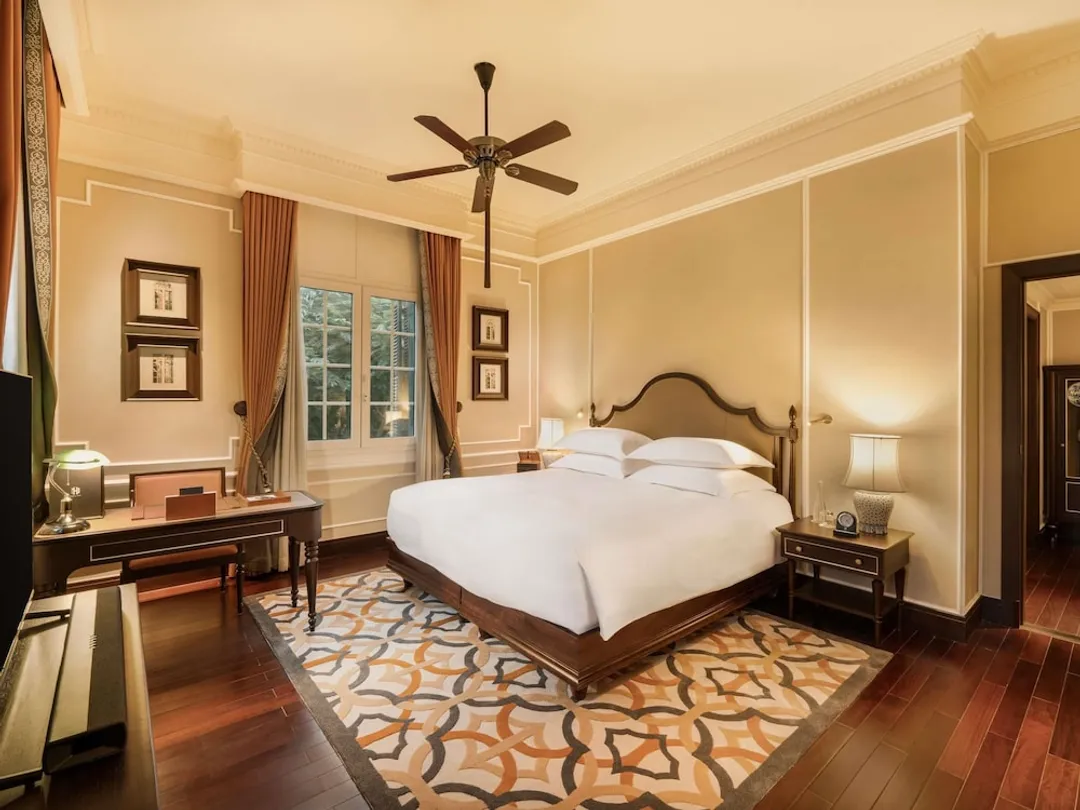 索菲特河內大都市傳奇酒店-Heritage wing, Charlie Chaplin Suite with Metropole Privileges and Benefits, King Bed-1