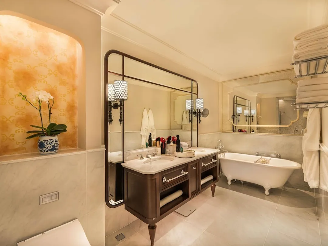 索菲特河內大都市傳奇酒店-Heritage wing, Somerset Maugham Suite with Metropole Privileges and Benefits, King Bed-5