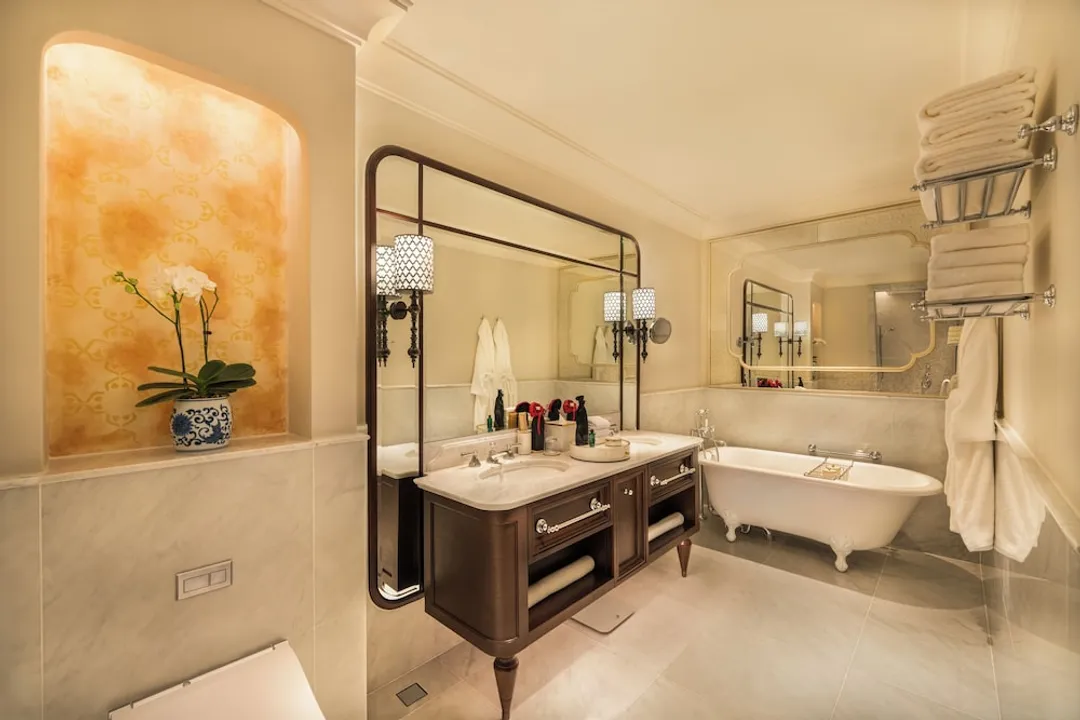 索菲特河內大都市傳奇酒店-Heritage wing, Somerset Maugham Suite with Metropole Privileges and Benefits, King Bed-3