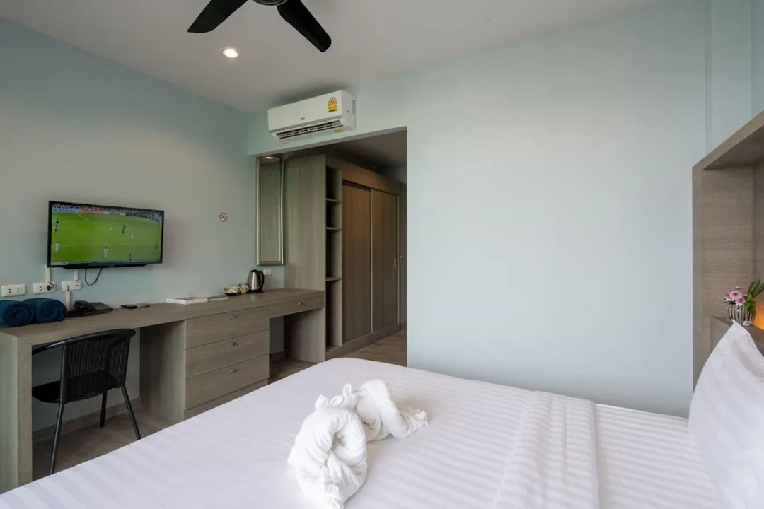 Peace Blue Naiharn Naturist Resort Phuket-Superior Room - King Bed-3