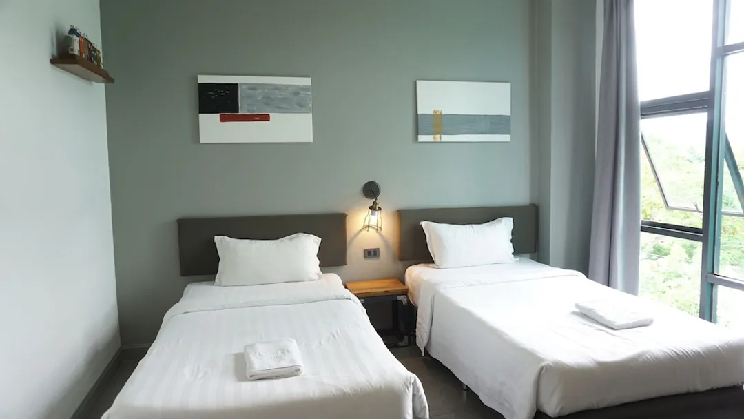 華欣石雕頭飯店-Superior Twin Room-12