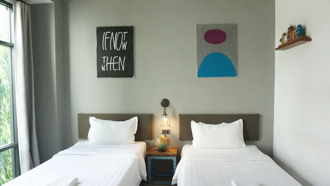 華欣石雕頭飯店-Superior Twin Room-9