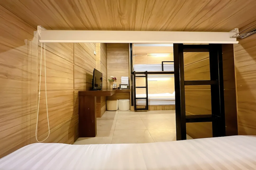 The Bedrooms Hostel Pattaya-Family Room, Shared Bathroom-12