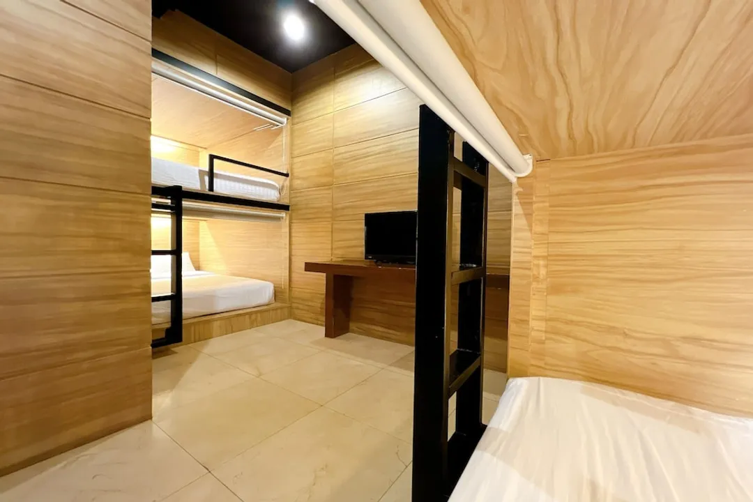 The Bedrooms Hostel Pattaya-Family Room, Shared Bathroom-11