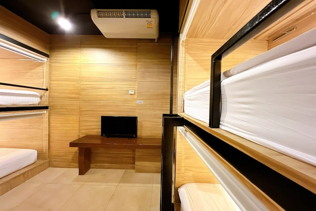 The Bedrooms Hostel Pattaya-Family Room, Shared Bathroom-10