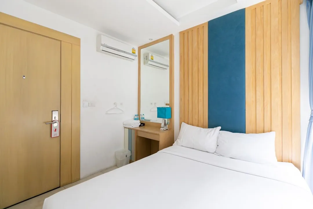 The Bedrooms Hostel Pattaya-Private Doublebeds-11