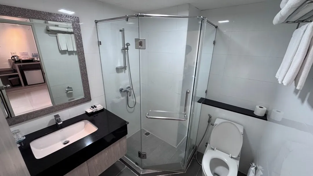 메타발라이 레지던스-Superior King Room-3