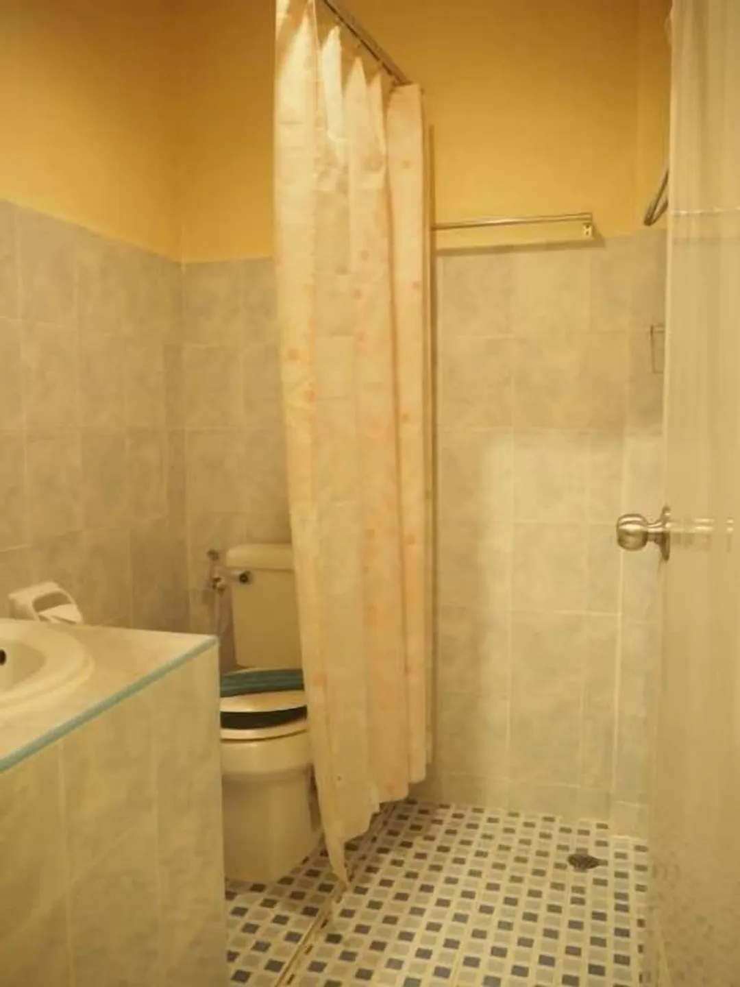 ステファンズ ゲストハウス-Small Room No Balcony-5