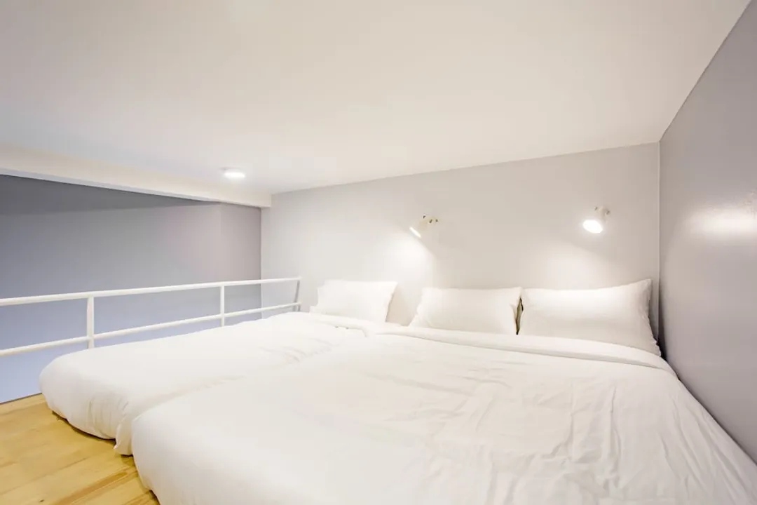Nornyaowarat Hostel-Family Suite, Private Bathroom, Corner-5