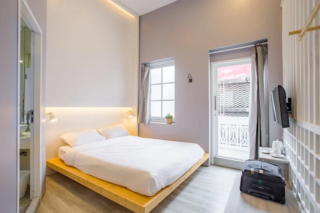 Nornyaowarat Hostel-Deluxe Double Room with Private Bathroom-3