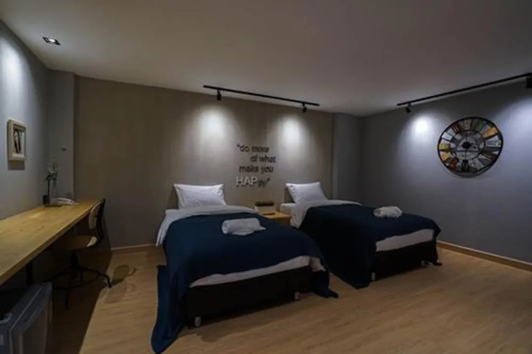 哈普@沙吞飯店-Deluxe Twin room-2