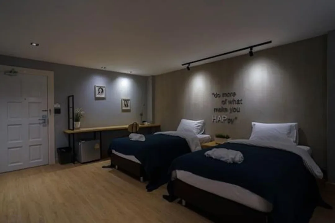 哈普@沙吞飯店-Deluxe Twin room-1