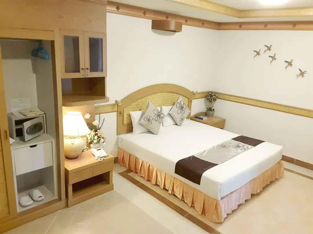 Diana Garden Resort & Lodge-Deluxe Room-3