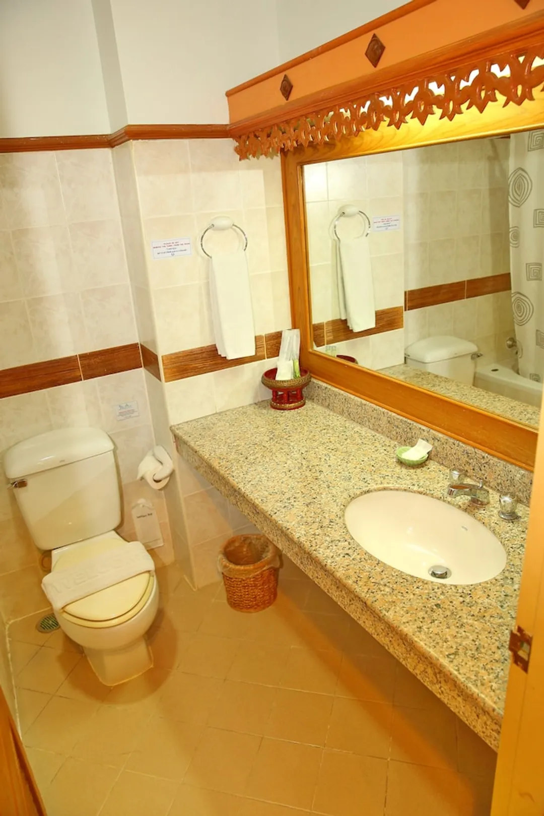 Diana Garden Resort & Lodge-Deluxe Room-12