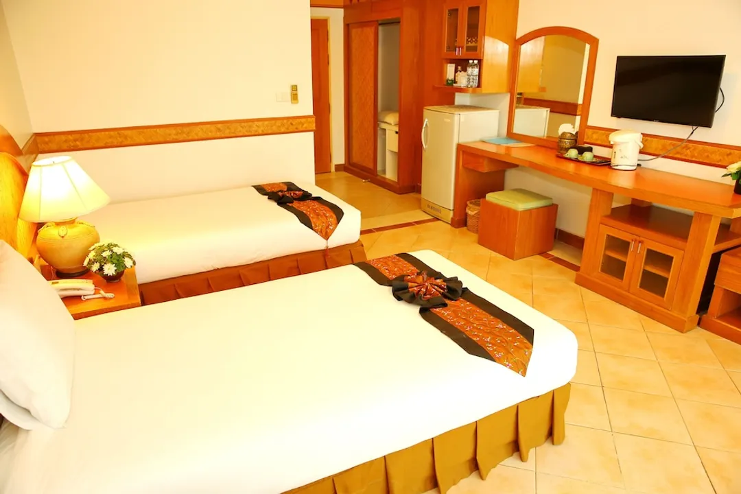 Diana Garden Resort & Lodge-Deluxe Room-5