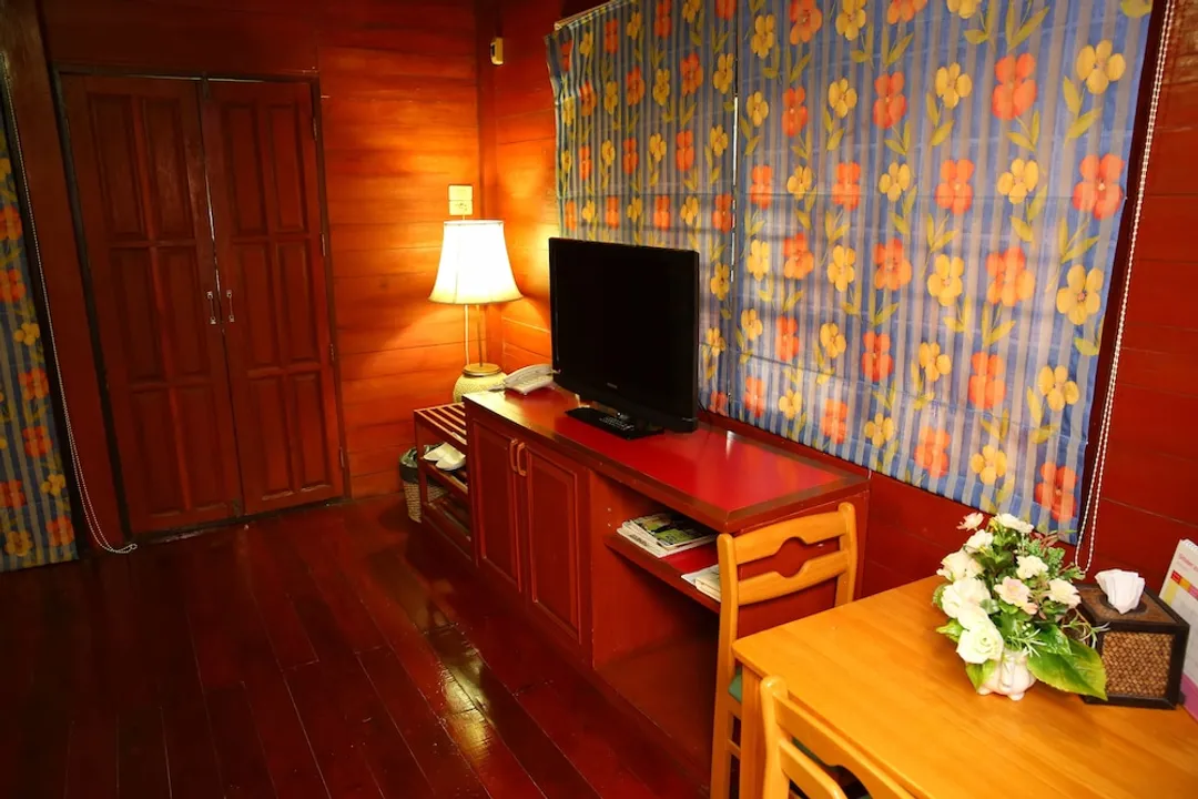 Diana Garden Resort & Lodge-Bungalow (Thai House)-10