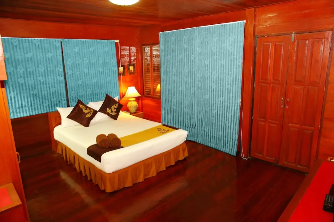 Diana Garden Resort & Lodge-Bungalow (Thai House)-9
