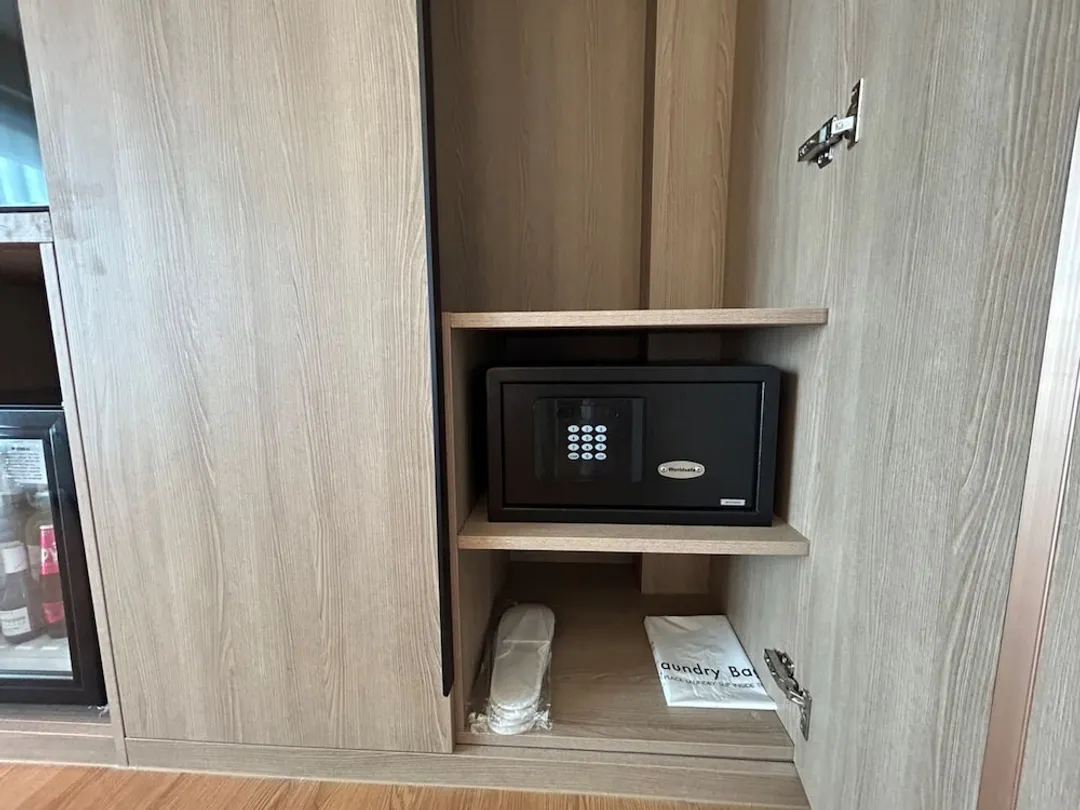 The One Hotel Bay Breeze Pattaya-Deluxe Room-3