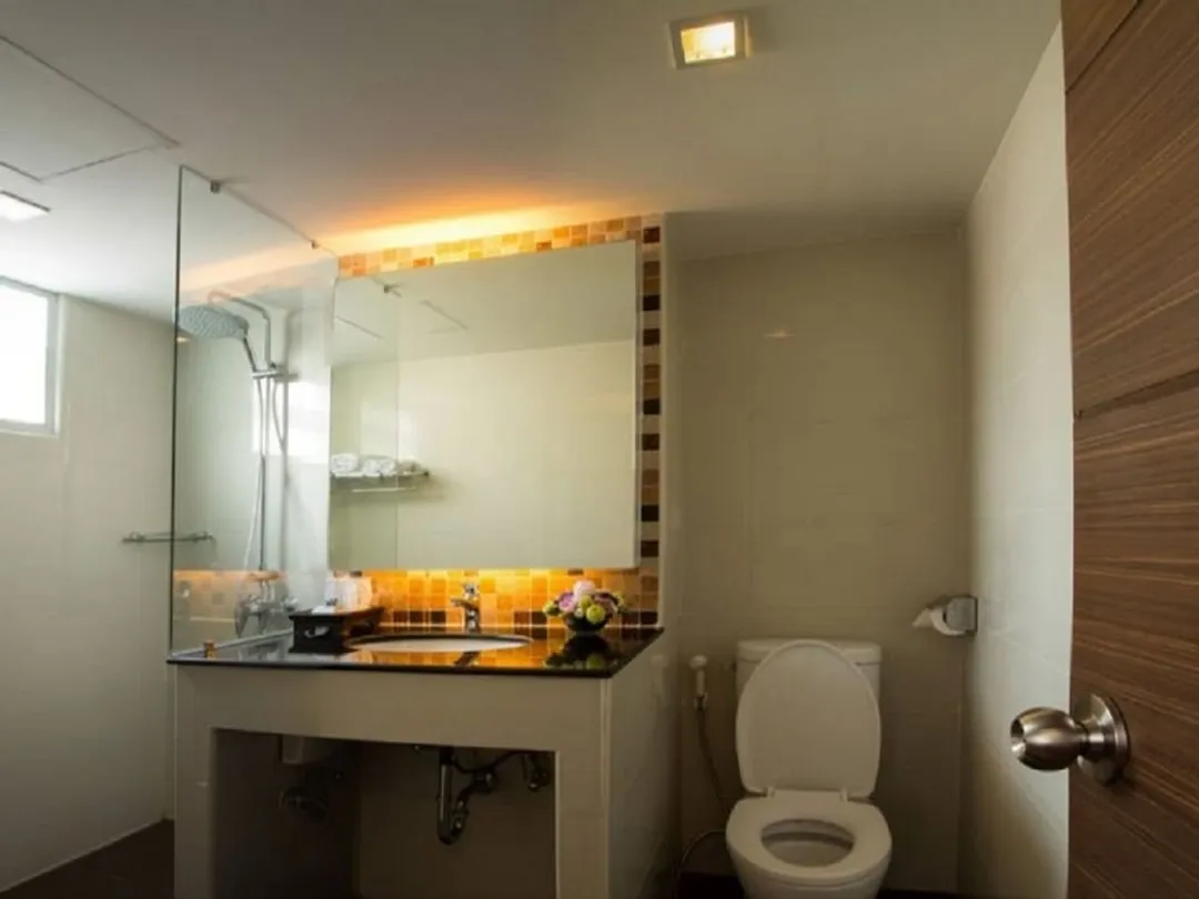 The One Hotel Bay Breeze Pattaya-Deluxe Room-9