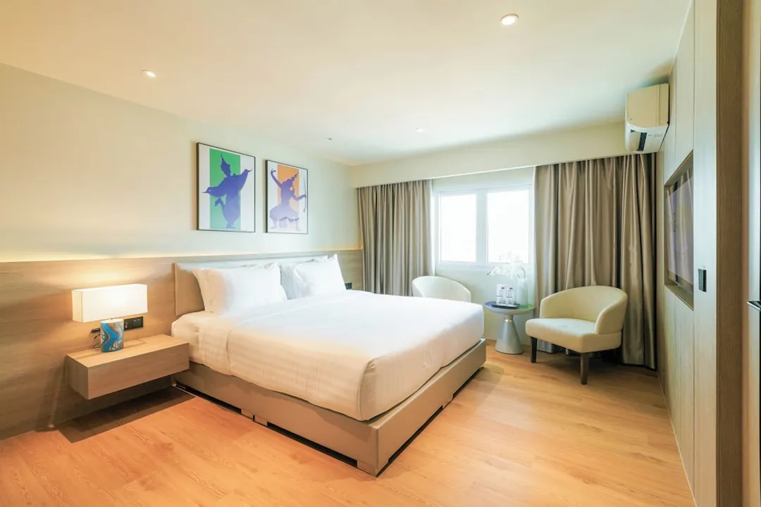 The One Hotel Bay Breeze Pattaya-Deluxe Room-1