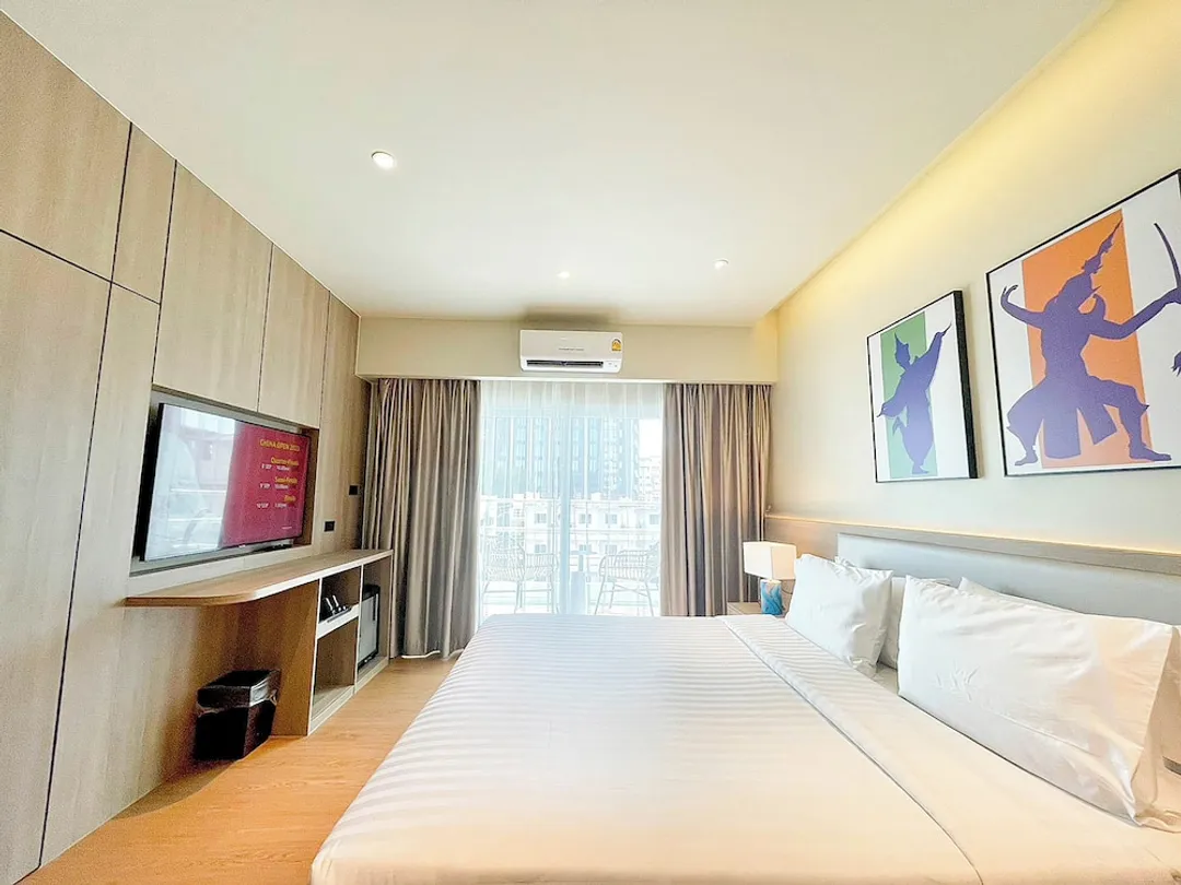 The One Hotel Bay Breeze Pattaya-Deluxe with Balcony-16