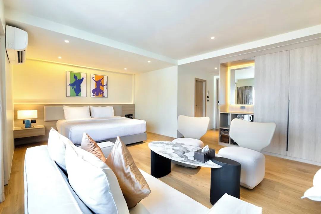 The One Hotel Bay Breeze Pattaya-Junior Suite-5
