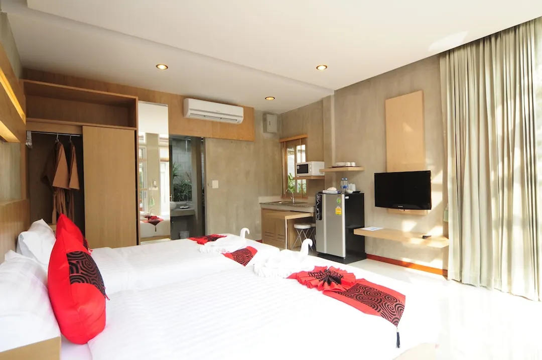 布吉Phu NaNa精品酒店-Deluxe Pool View-6