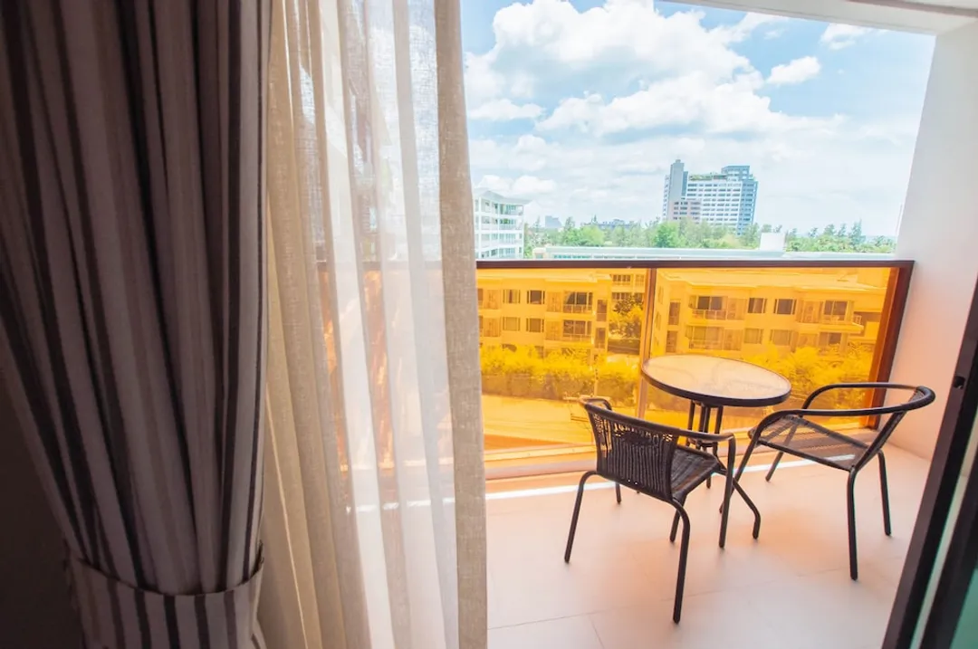 羅可華欣海灘海景飯店-1-Bedroom Deluxe with SofaBed SeaView Partial-1