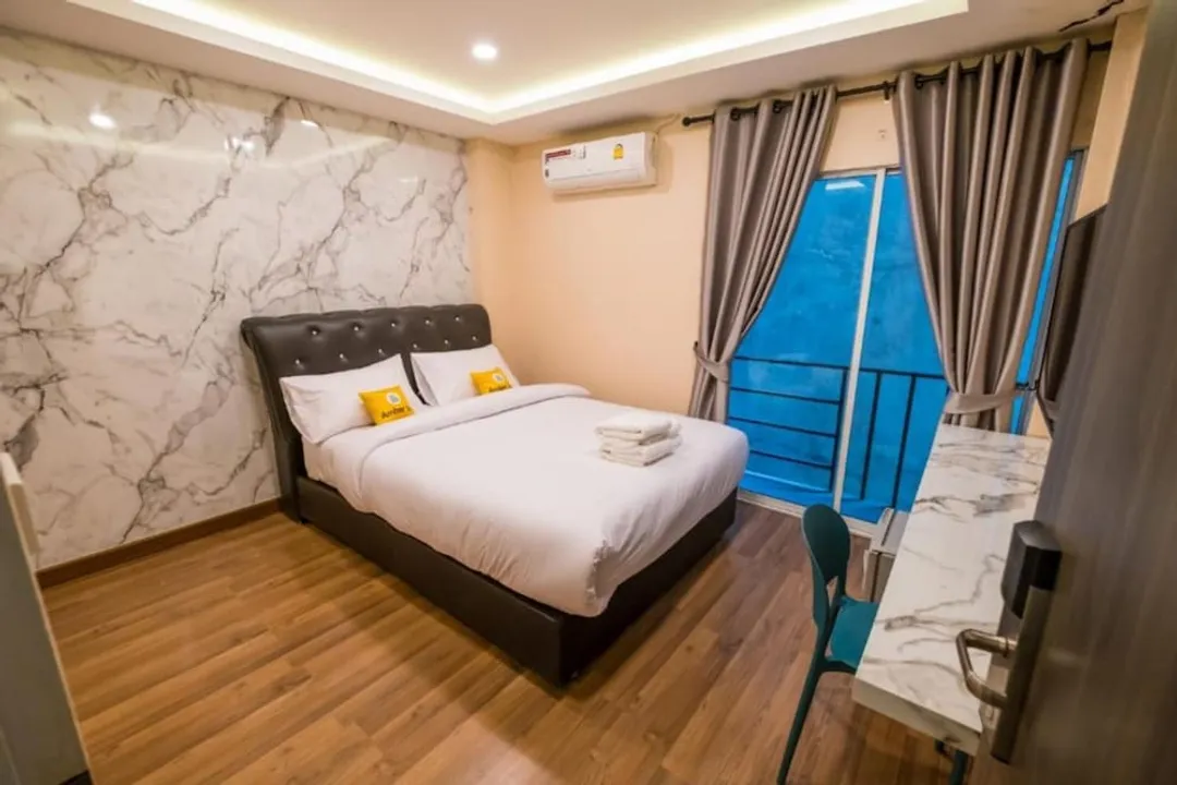 Amber Inn-Double Room with Balcony-1