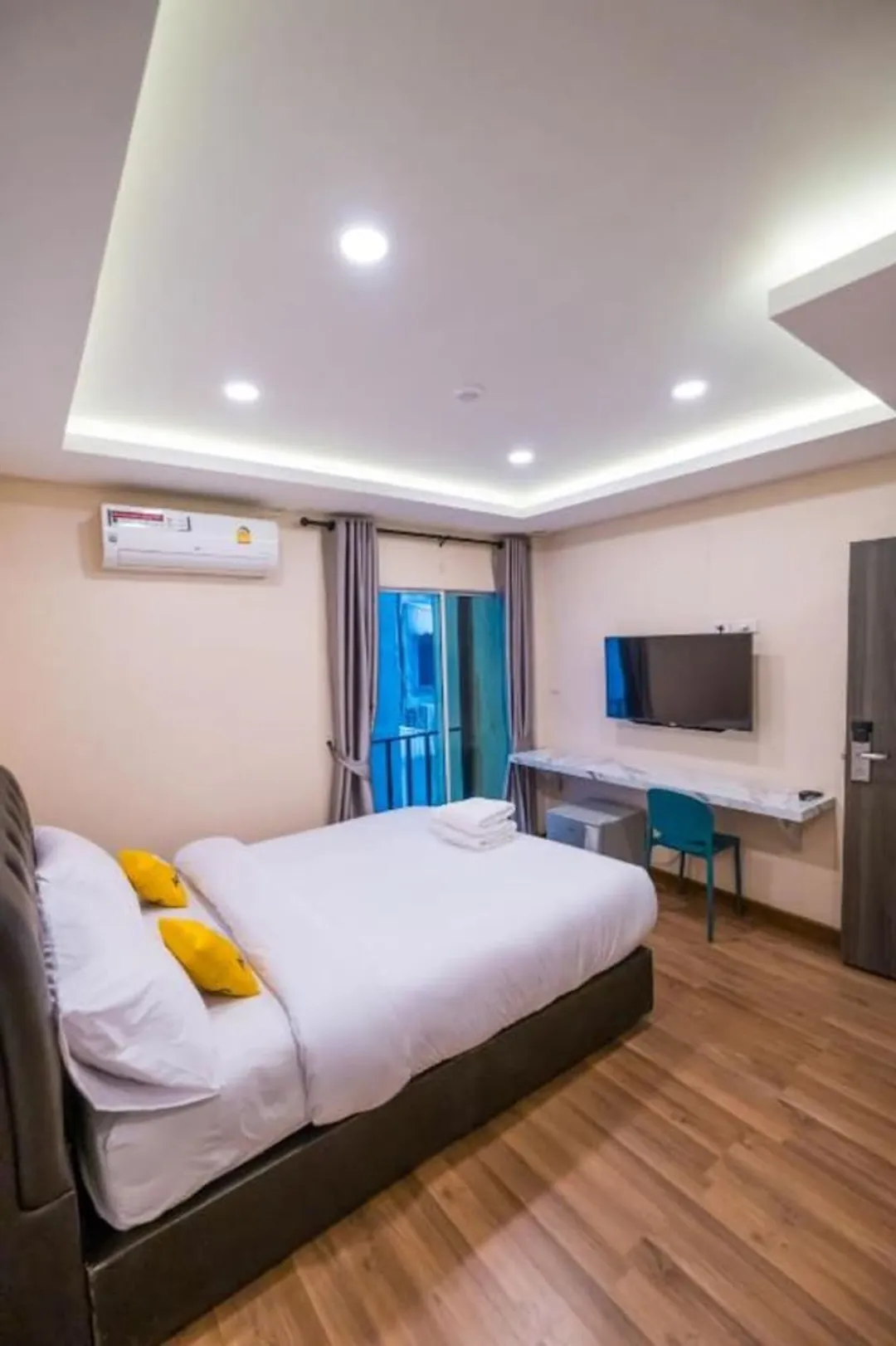 Amber Inn-Double Room with Balcony-2