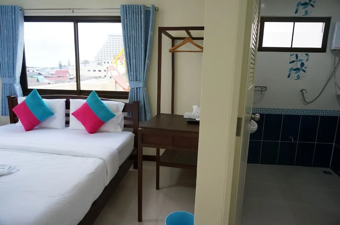 Baan Taweesuk-Deluxe Double room with Ocean View-3