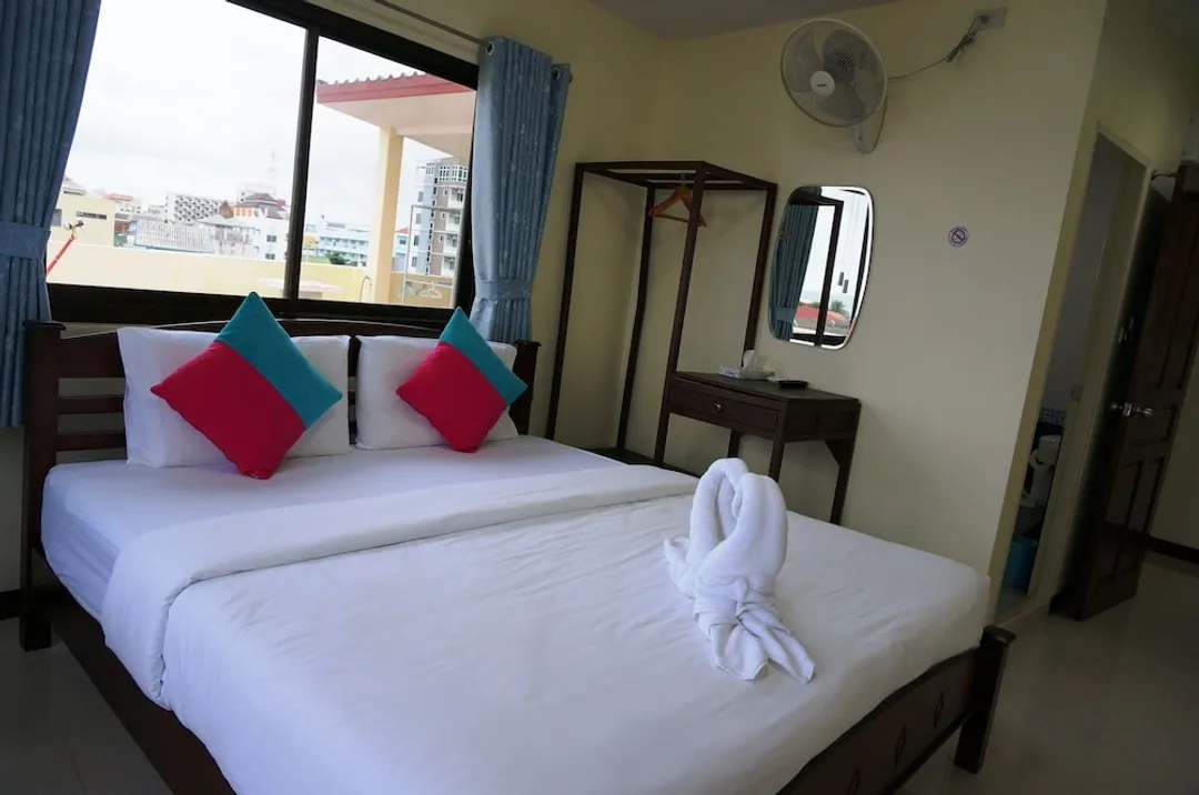 Baan Taweesuk-Deluxe Double room with Ocean View-2