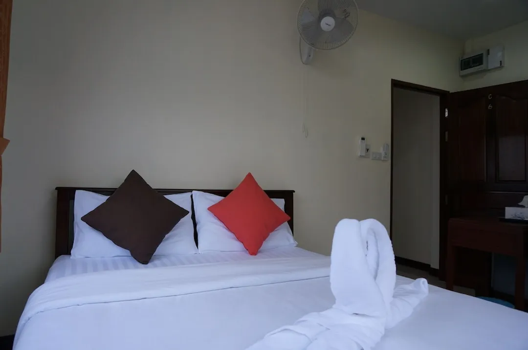 Baan Taweesuk-Superior Double Room-1