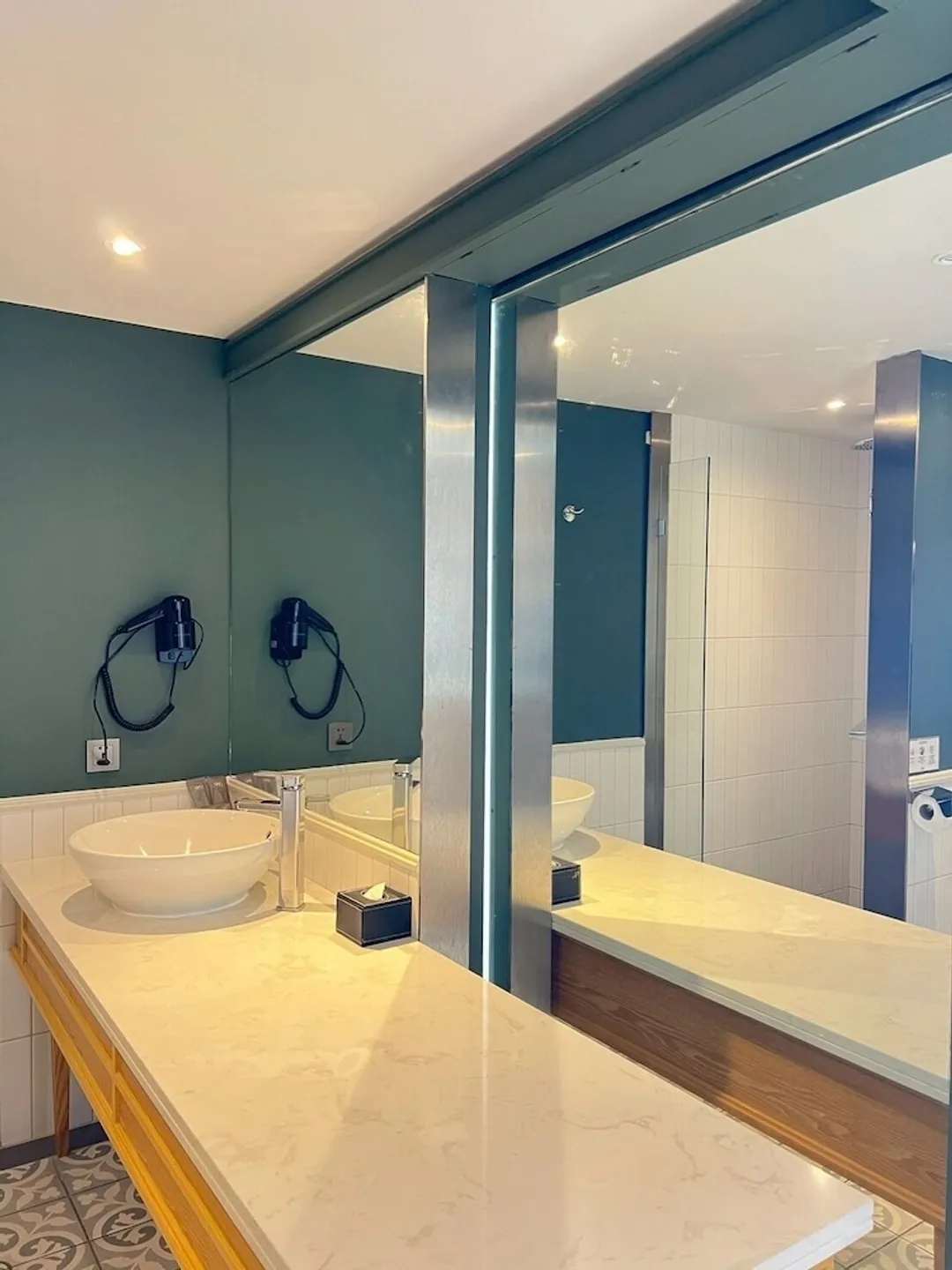 UHG의 쿼터 차오프라야-Two Bedroom River View King Suite-17