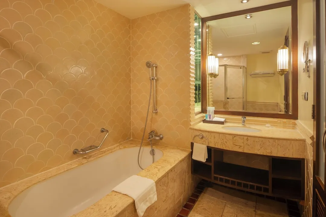 The Davis Bangkok Hotel-Superior Room (Main Wing)-9