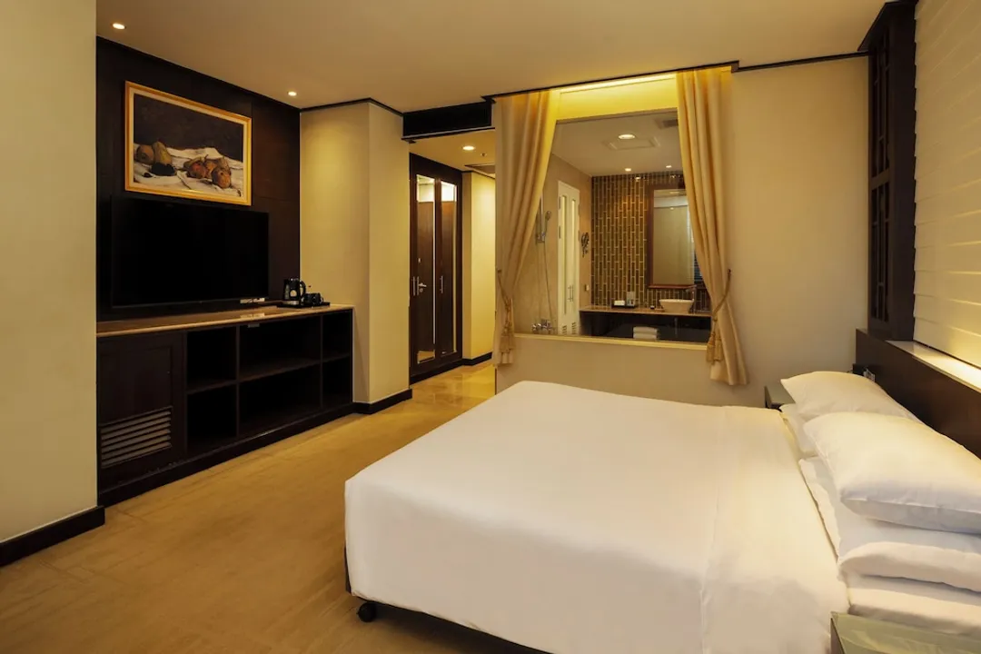 The Davis Bangkok Hotel-Diplomat Suite (With Jacuzzi) (Corner Wing)-4
