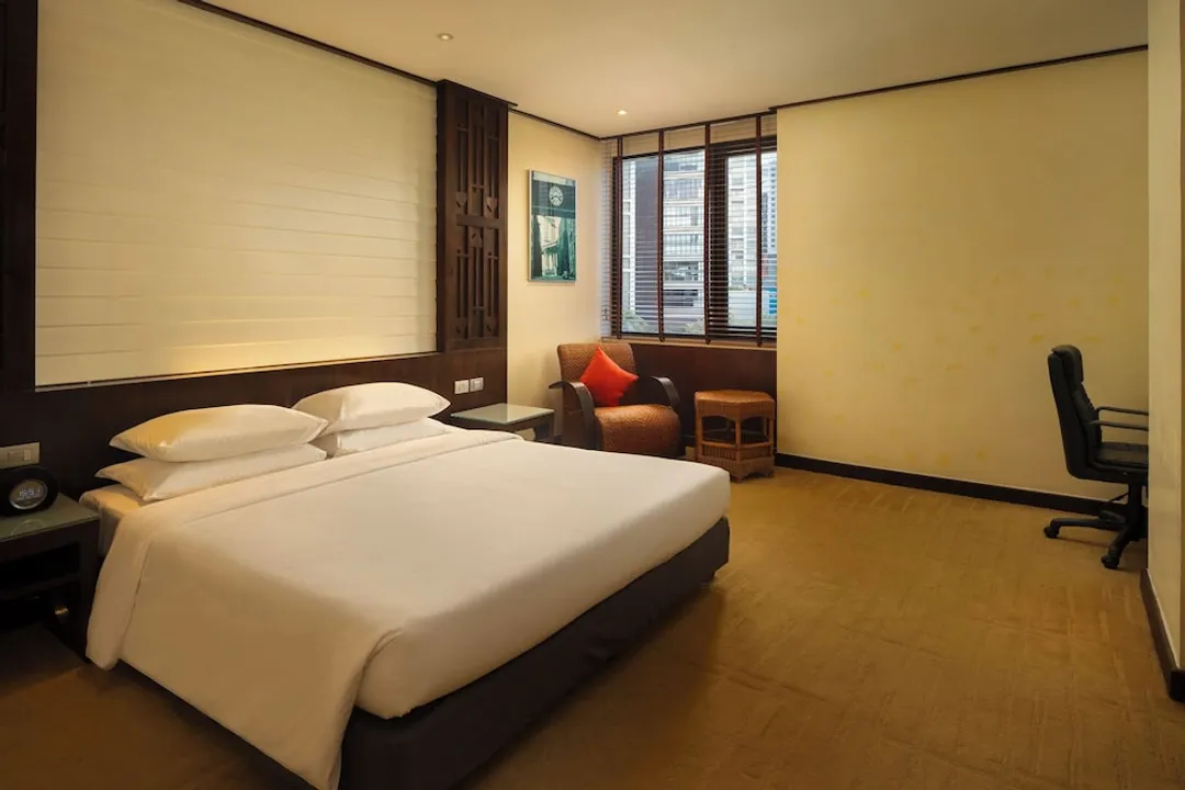 The Davis Bangkok Hotel-Diplomat Suite (With Jacuzzi) (Corner Wing)-5