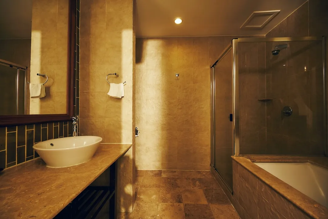 The Davis Bangkok Hotel-Diplomat Suite (With Jacuzzi) (Corner Wing)-8