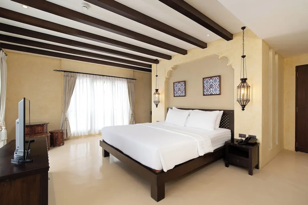 Dewan Bangkok-Deluxe King Room-8