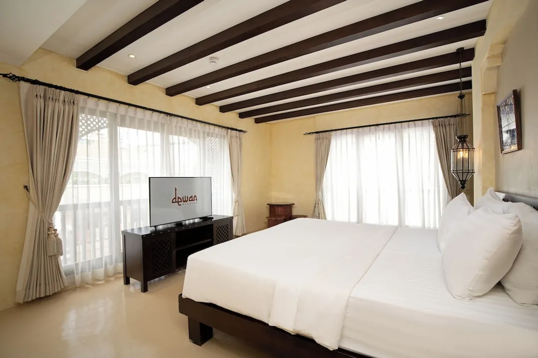 Dewan Bangkok-Deluxe King Room-10