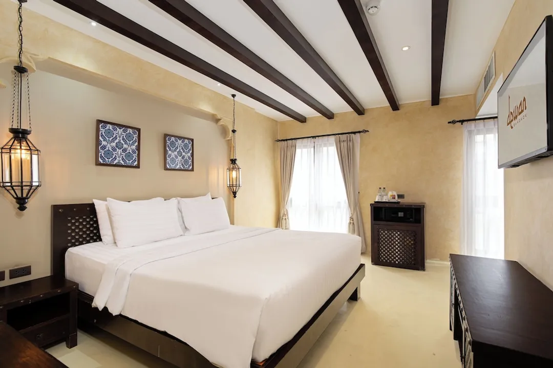Dewan Bangkok-Superior King Room-8