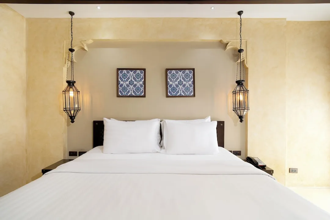 Dewan Bangkok-Superior King Room-3