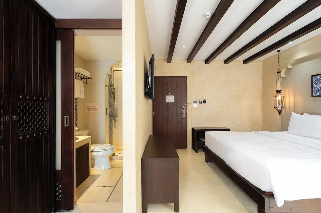 Dewan Bangkok-Superior King Room-6