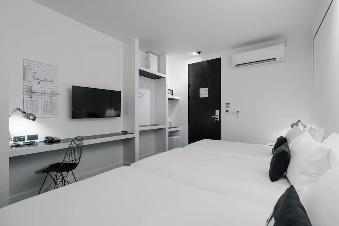 ブルー・モンキー・ハブ・アンド・ホテル・プーケット-Deluxe Triple - Free Co-Working space 24 hrs.-3