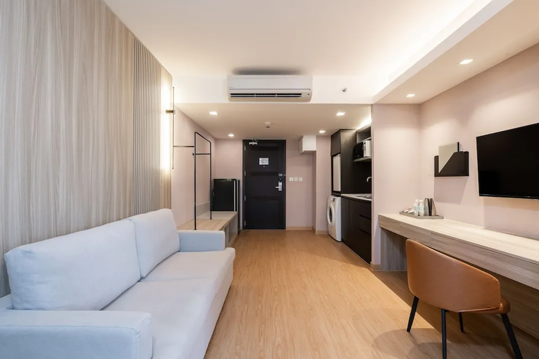 Aster Hotel and Residence-Grand Corner Suite-6