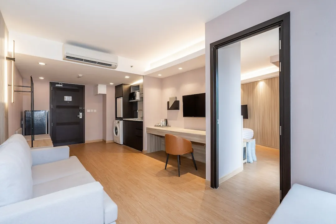 Aster Hotel and Residence-Grand Corner Suite-5